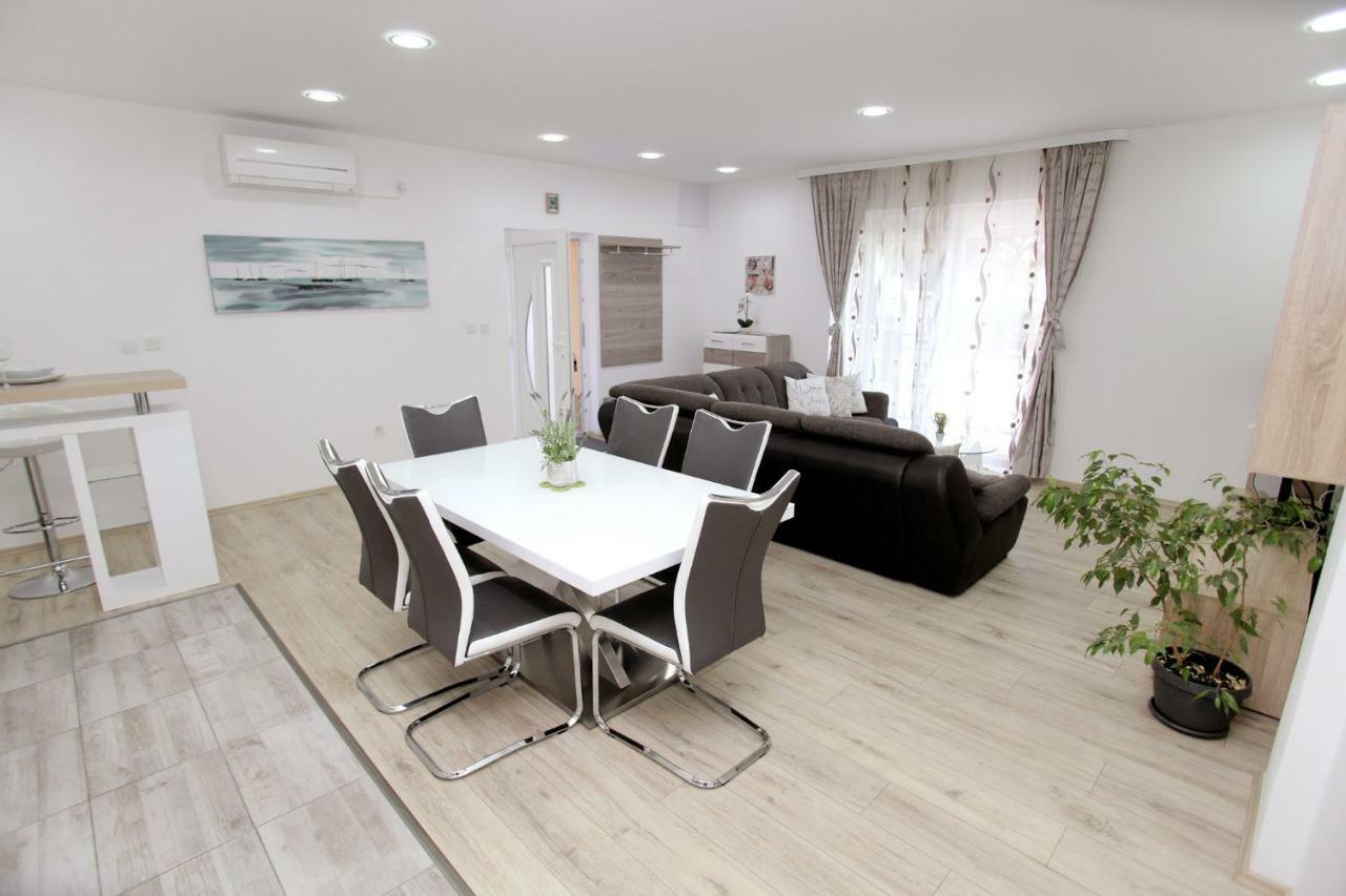 Apartments Viki Trogir Extérieur photo