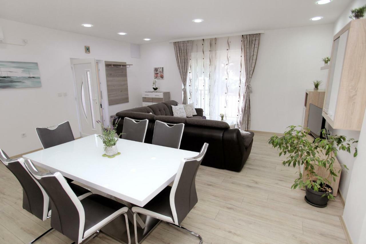 Apartments Viki Trogir Extérieur photo