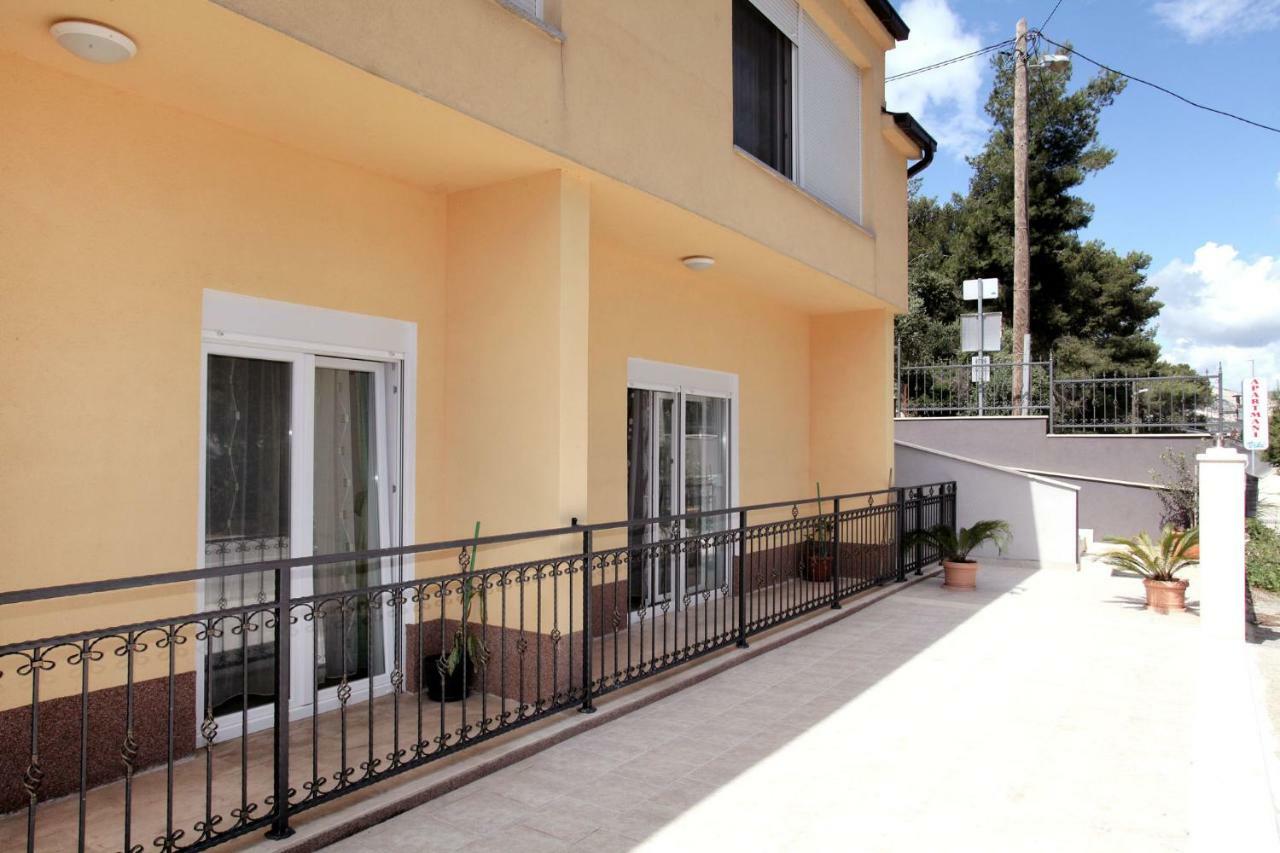 Apartments Viki Trogir Extérieur photo